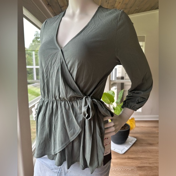 Side Tie Blouse - Picture 3 of 3